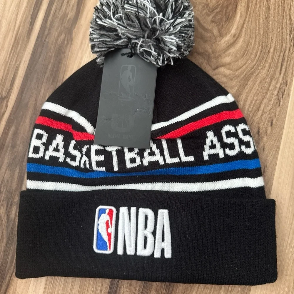 NBA Courtside New Beanie Winter Pom Knit Hat Fleece Lined Black White Red